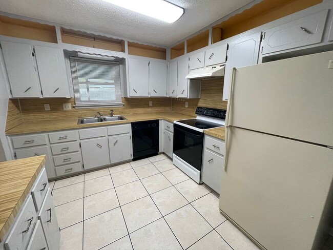 Building Photo - 2902 Trailridge Cir