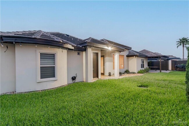 Building Photo - 3701 Ebro Dr
