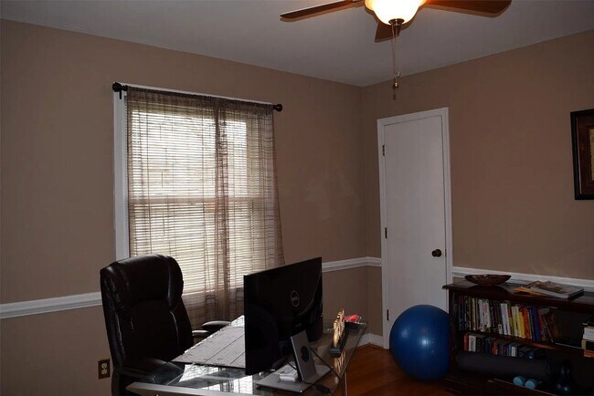 Building Photo - All brick rancher close to White Oak Mall and Richmond International Airport