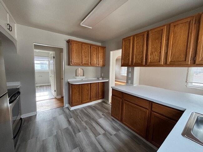 Building Photo - 4 Bedroom 2 Bath House by Frontier Park