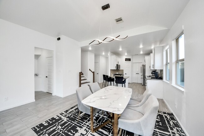 Building Photo - 8111 Fairfield Mnr Wy