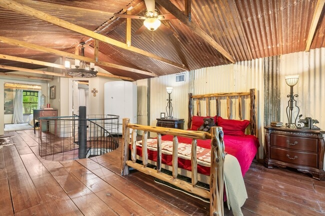 Building Photo - 15058 Lake Paula Dr