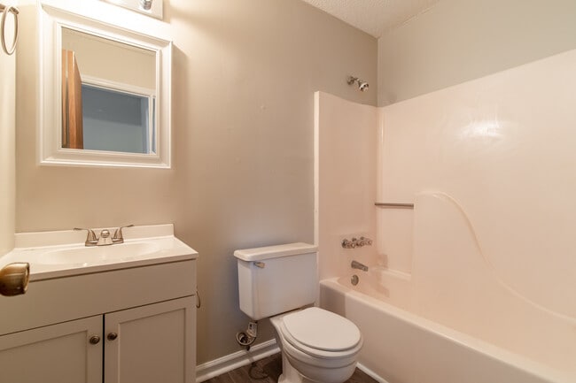 Building Photo - 1924 Greenstone Ct