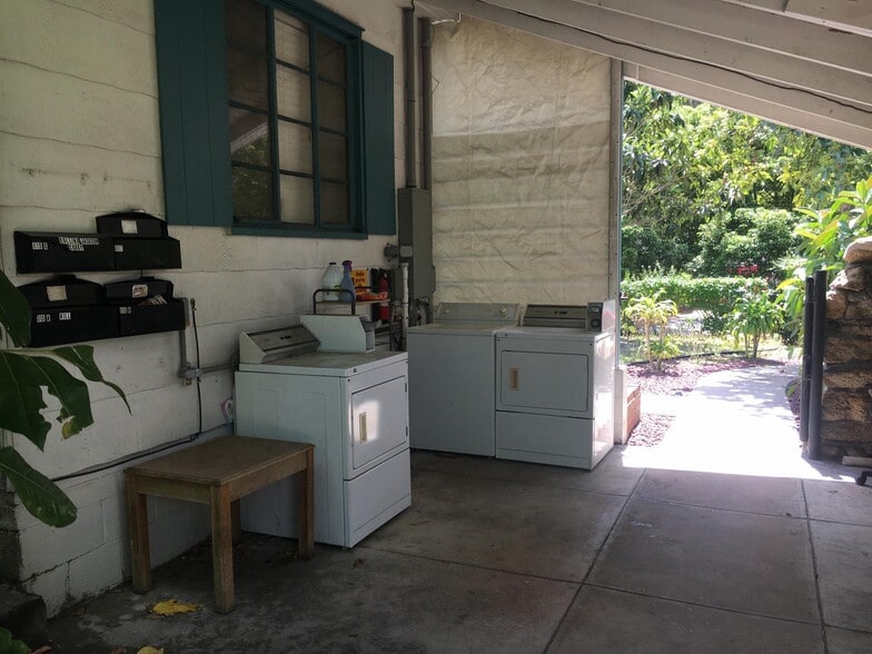 Building Photo - 615 Hillcrest St