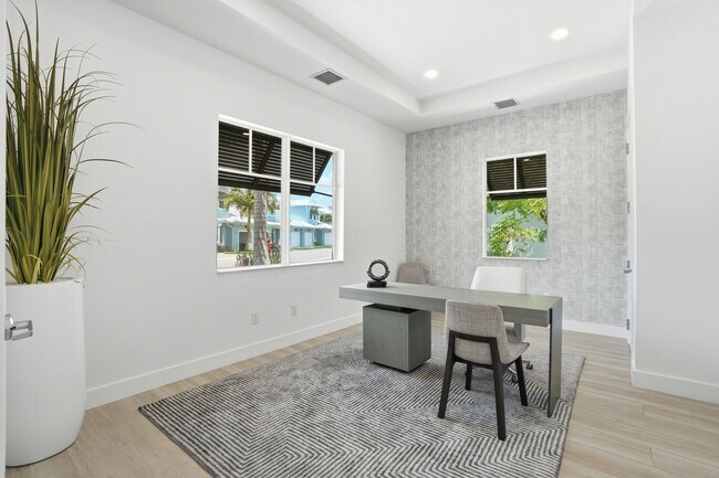 Building Photo - Fully Furnished 3 Bedroom, 3.5 Bath Townhome