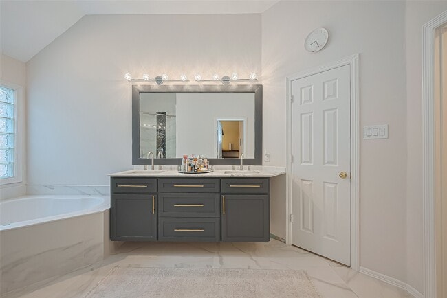 Building Photo - 1413 Whispering Pines Dr