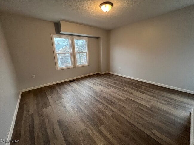 Building Photo - 3633 Tullamore Rd