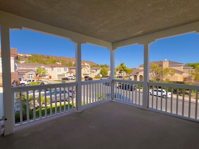 Building Photo - Upgraded 4 bedrooms 3 full baths home in Chula Vista- San Miguel Ranch area.