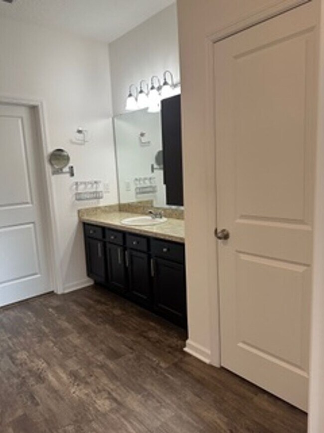 Building Photo - 16119 Florets Dr