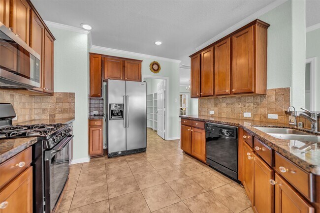 Building Photo - 21611 Mt McKinley Way