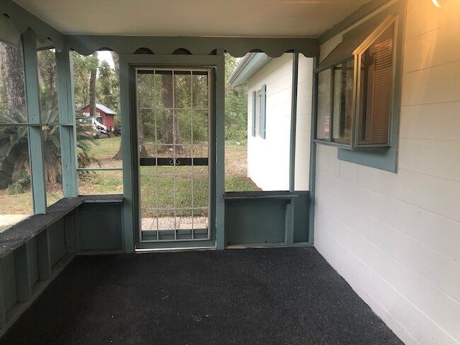 Building Photo - 3 Bedroom 2 Bath House In Crawfordville