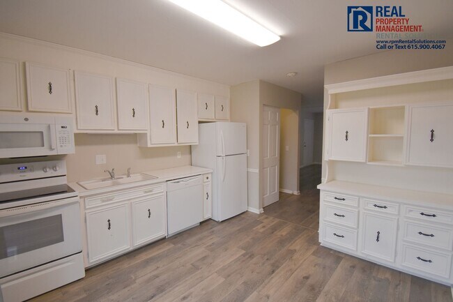 Building Photo - Adorable 2 bed 1 ba duplex in the heart of Murfreesboro!