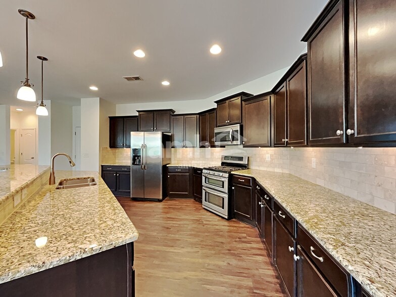 Building Photo - 128 Cherry Bark Dr