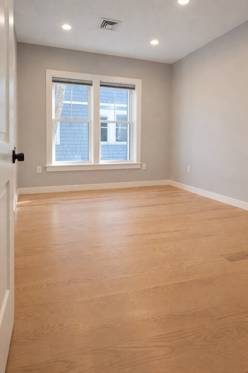 Building Photo - 99 Williams St