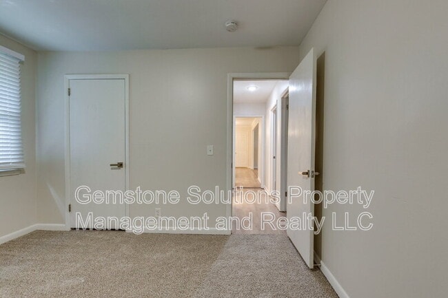 Building Photo - 4860 Cimarron Way