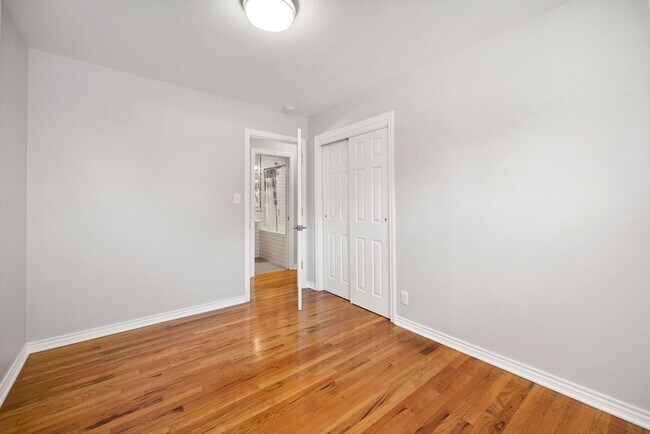 Building Photo - 1612 W 15th St