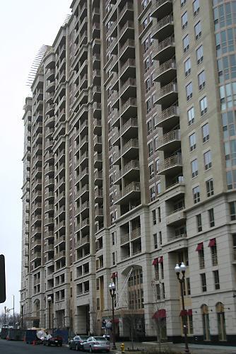 Building Photo - 888 N Quincy St