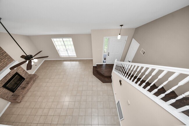 Building Photo - 7821 Theissetta Dr