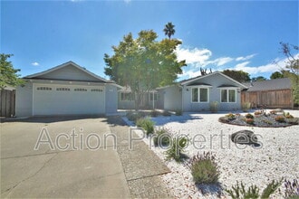 Building Photo - 1074 Highlands Cir