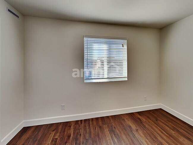 Building Photo - 8850 Carmine Cob Ave