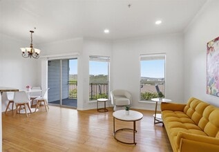 Building Photo - 6000 Shepherd Mountain Cove