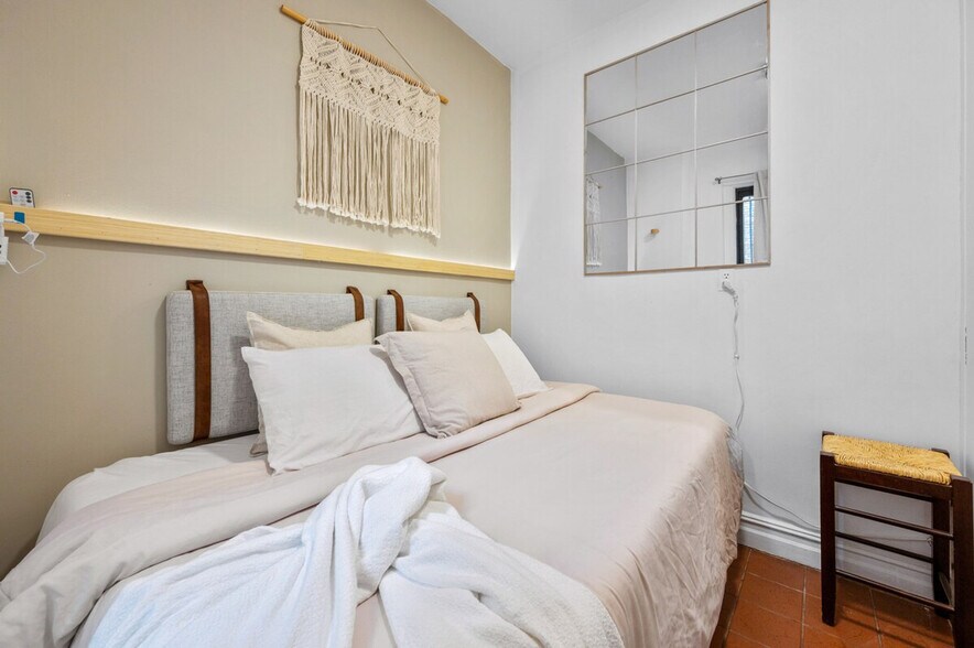 Building Photo - 400 W 47th St