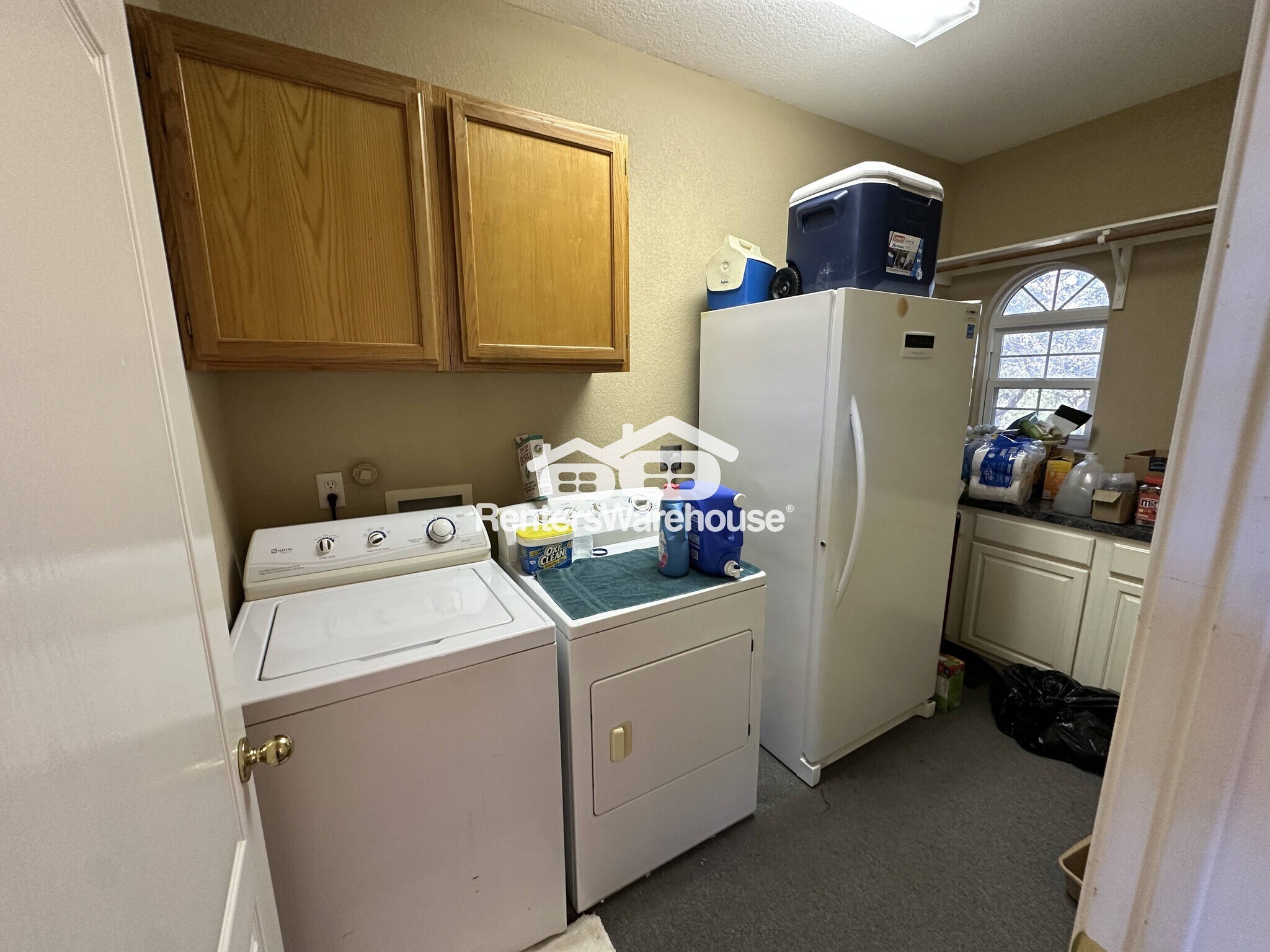 Building Photo - 900 Wayside Dr