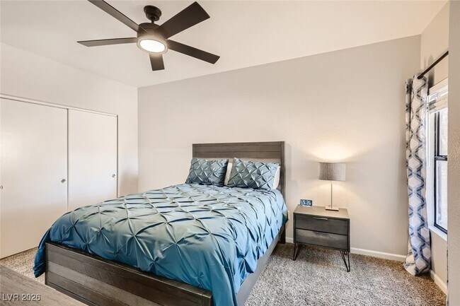 Building Photo - 8250 N Grand Canyon Dr