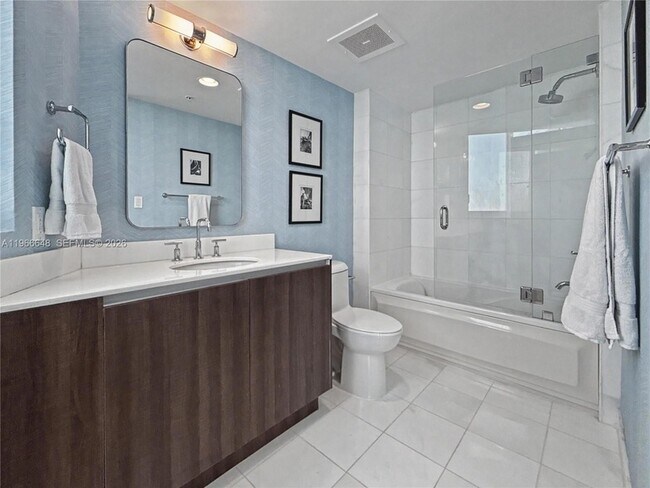 Building Photo - 665 NE 25th St