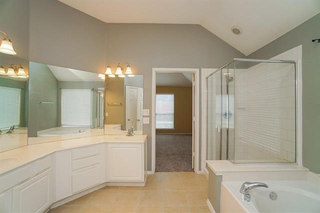 Building Photo - 1044 Southfork Dr
