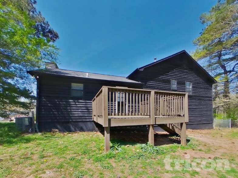 Building Photo - 17 Paces Meadows Dr