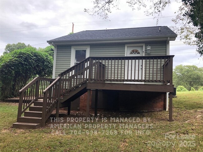 Building Photo - 411 Gay St