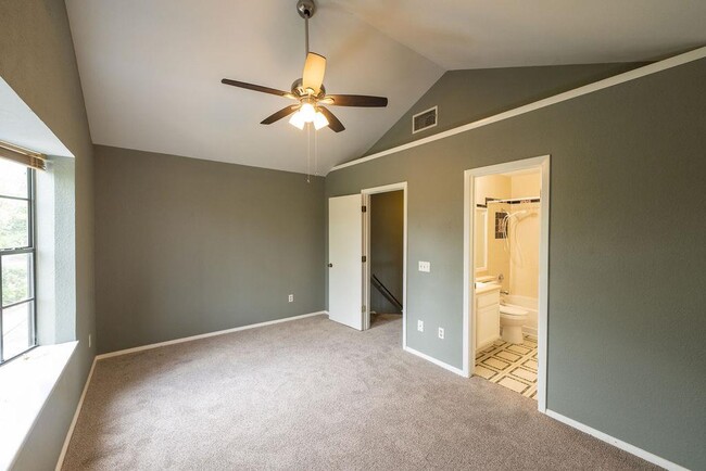 Building Photo - 11901 Swearingen Dr