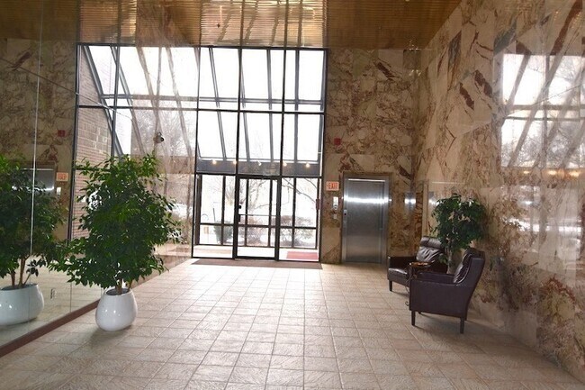 Building Photo - 2500 Mystic Valley Pkwy