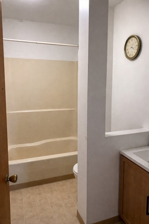 Building Photo - 74 Lakewood St