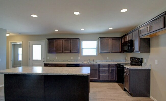 Building Photo - Large 3 bedroom duplex for rent in Battlefield, MO
