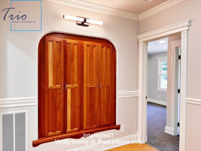 Building Photo - 2693 Chula Vista Dr