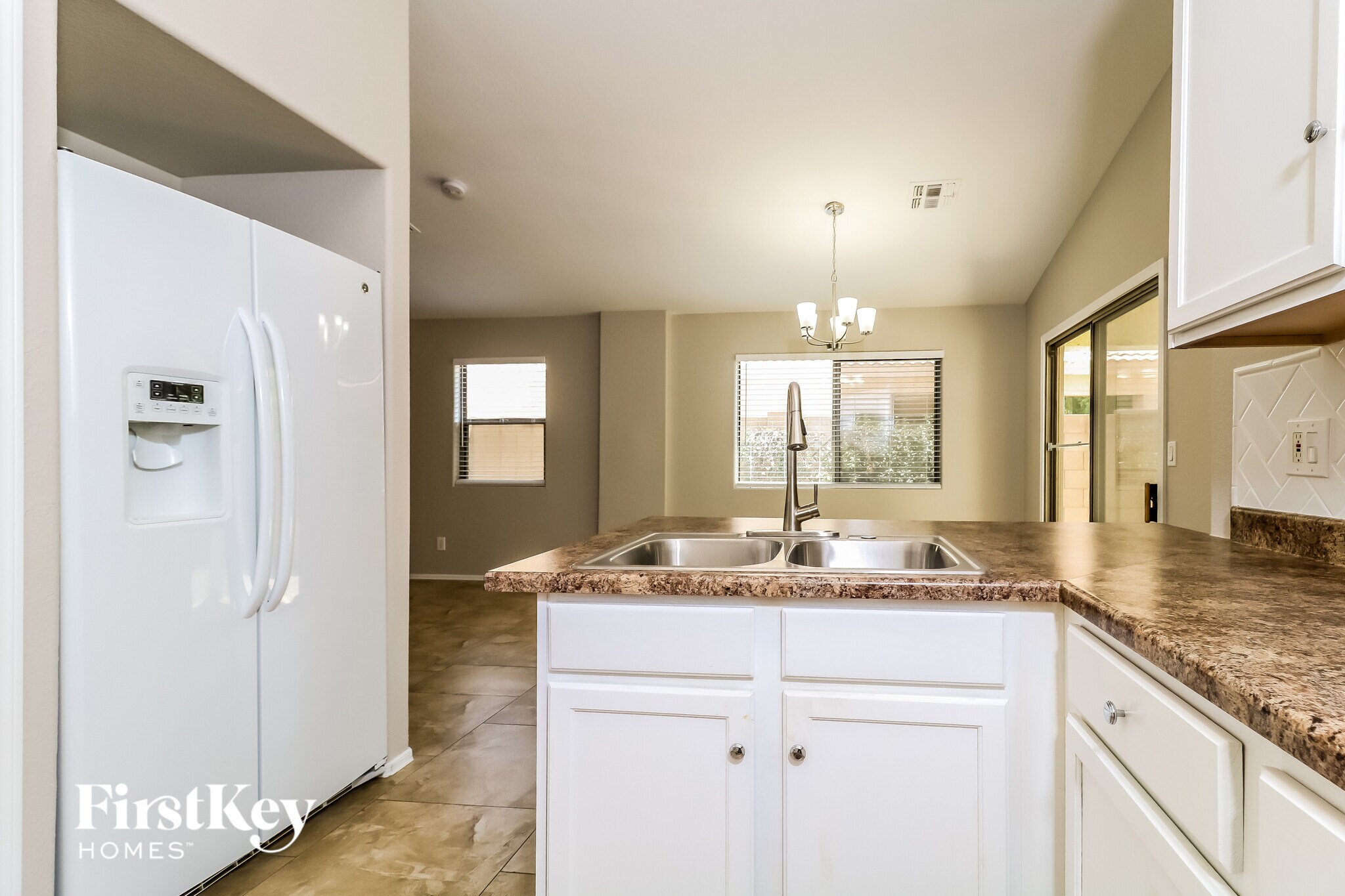Building Photo - 5859 W Cochise Dr