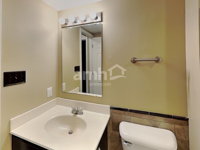 Building Photo - 1196 River Ridge Dr