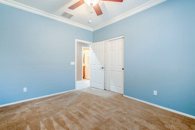 Building Photo - 2407 W Fawn Dr