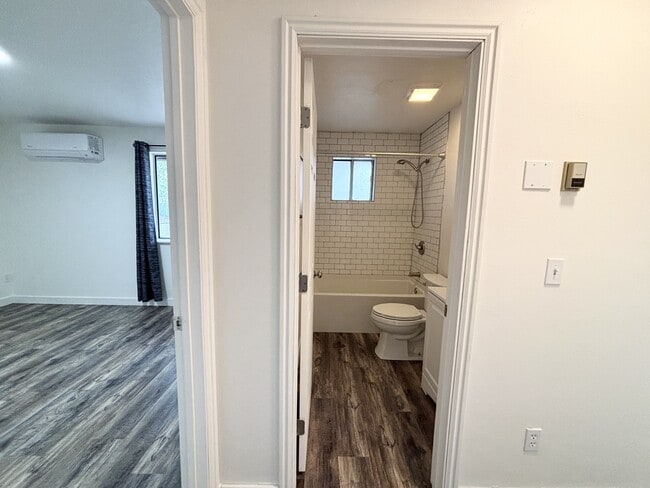 Building Photo - 436-436 S 800 W