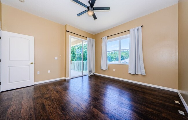 Building Photo - Beautiful town house in Trinity