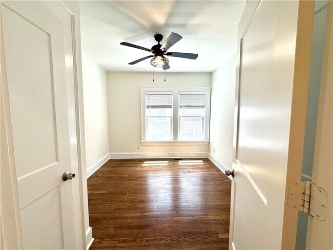 Building Photo - 858 Charles Allen Dr NE