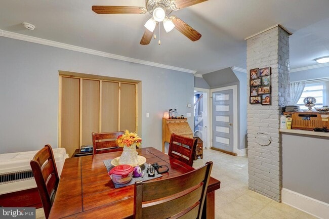 Building Photo - 220 Hazel Ave