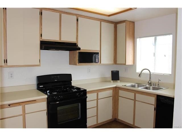 Building Photo - 24202 Sylvan Glen Rd