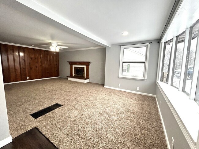 Building Photo - 2941 S 10th St