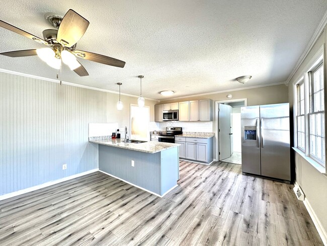 Building Photo - 4 Bedroom 2 Bath Home in Goose Creek