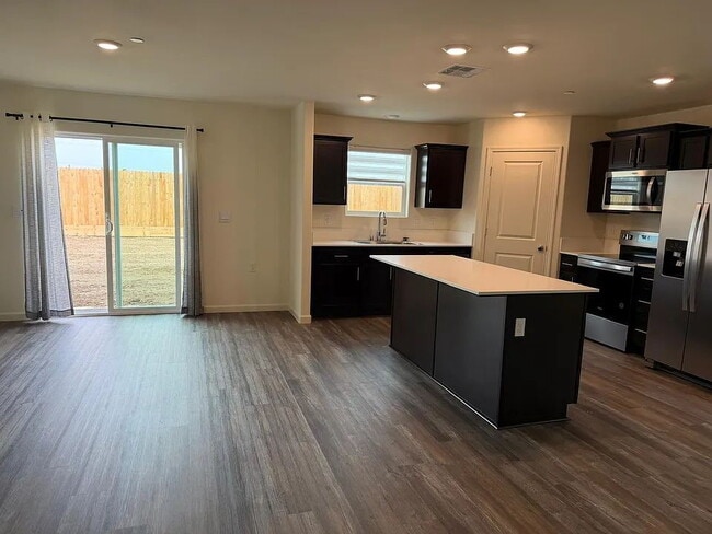 Building Photo - 632 Skyler Ln
