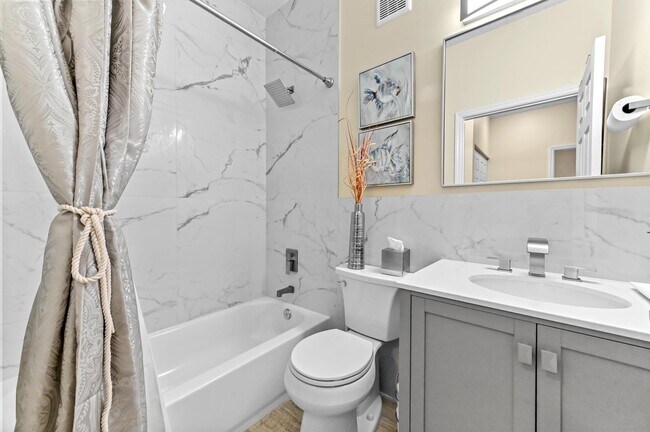 Building Photo - 3043 Grandiflora Dr