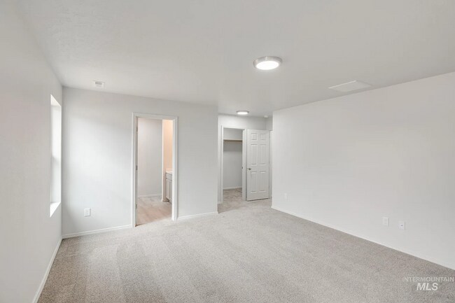 Building Photo - 13191 S Wind River Ave